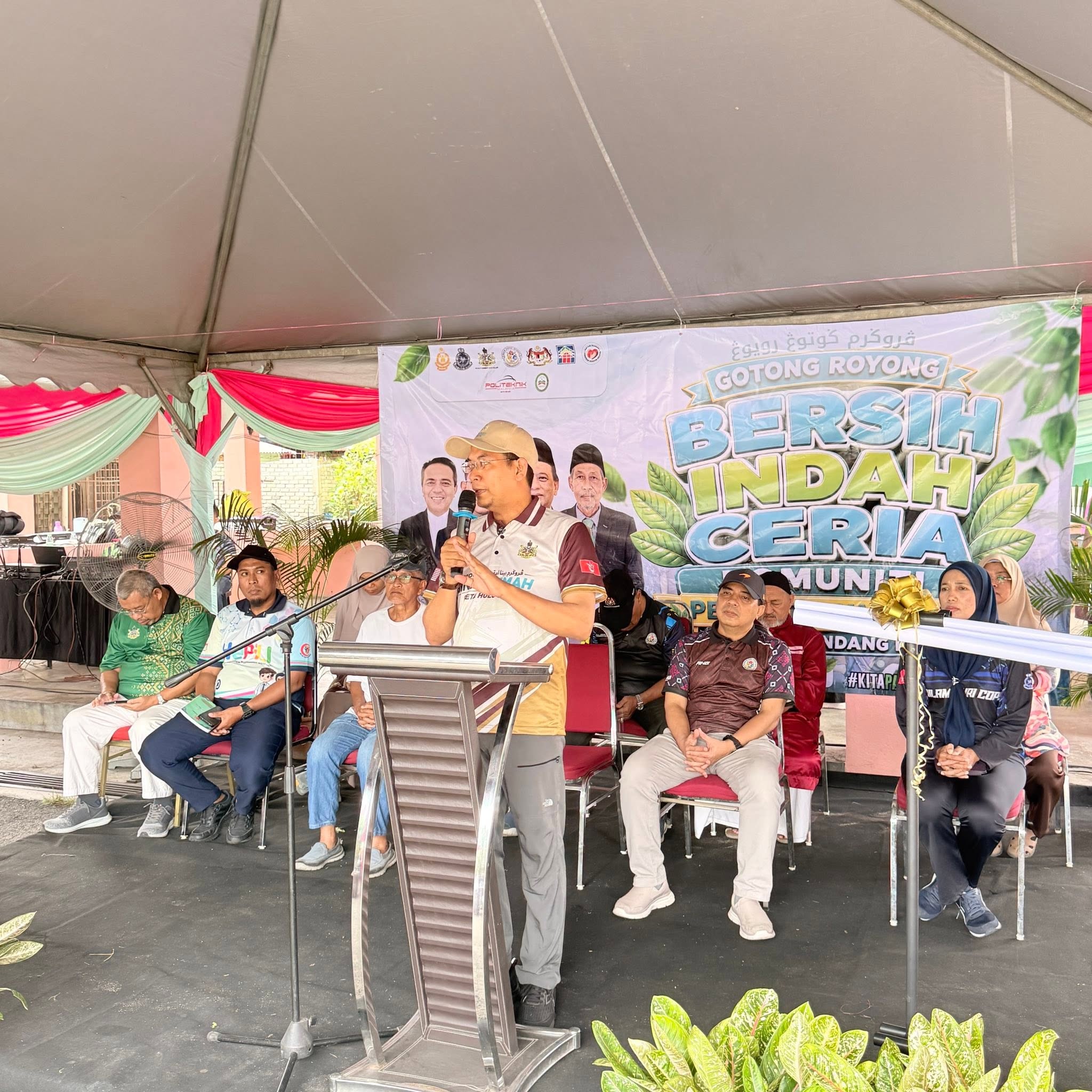 GOTONG-ROYONG BERSIH INDAH CERIA PEKAN DEWAN BETA